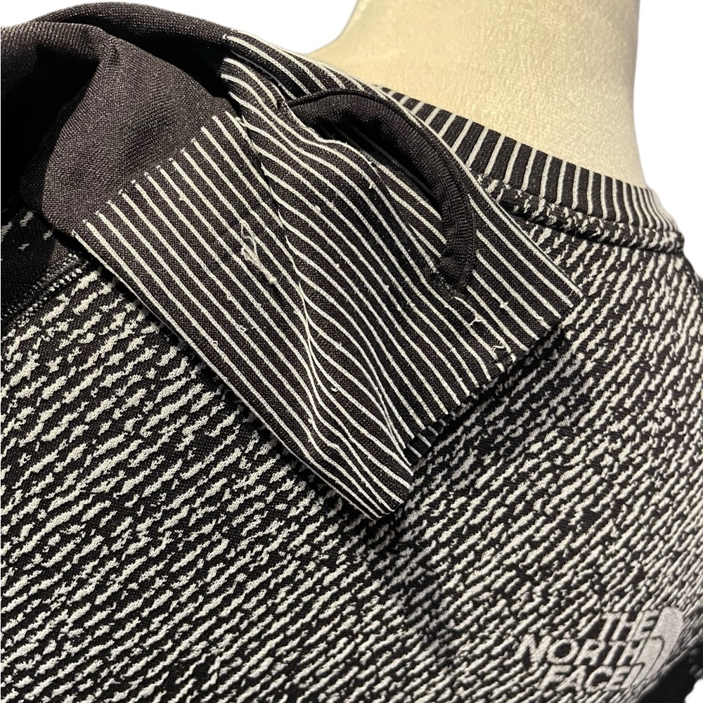 The North Face Long Sleeve Graphic Shirt - Picture 5 of 9
